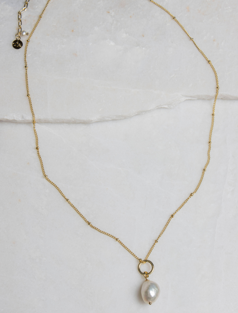 Jean Waterproof Baroque Pearl Necklace - 18k Gold Plated Stainless Steel - Image 5