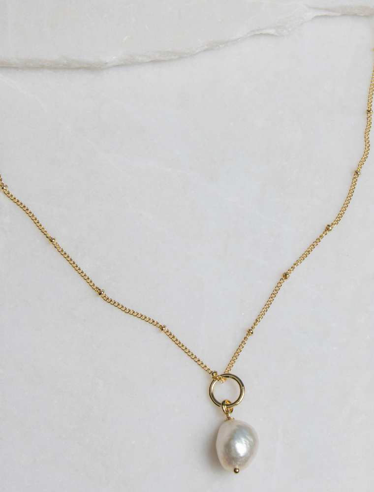 Jean Waterproof Baroque Pearl Necklace - 18k Gold Plated Stainless Steel - Image 4