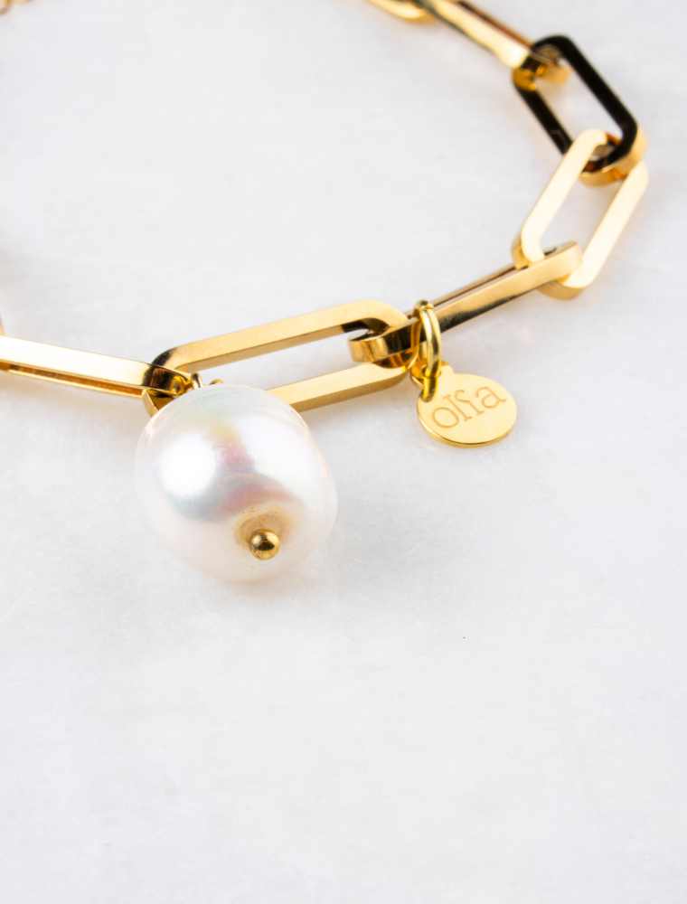 Belinda Waterproof Chunky Paperlink Bracelet - 18k Gold Plated Stainless Steel/Baroque Pearl - Image 9