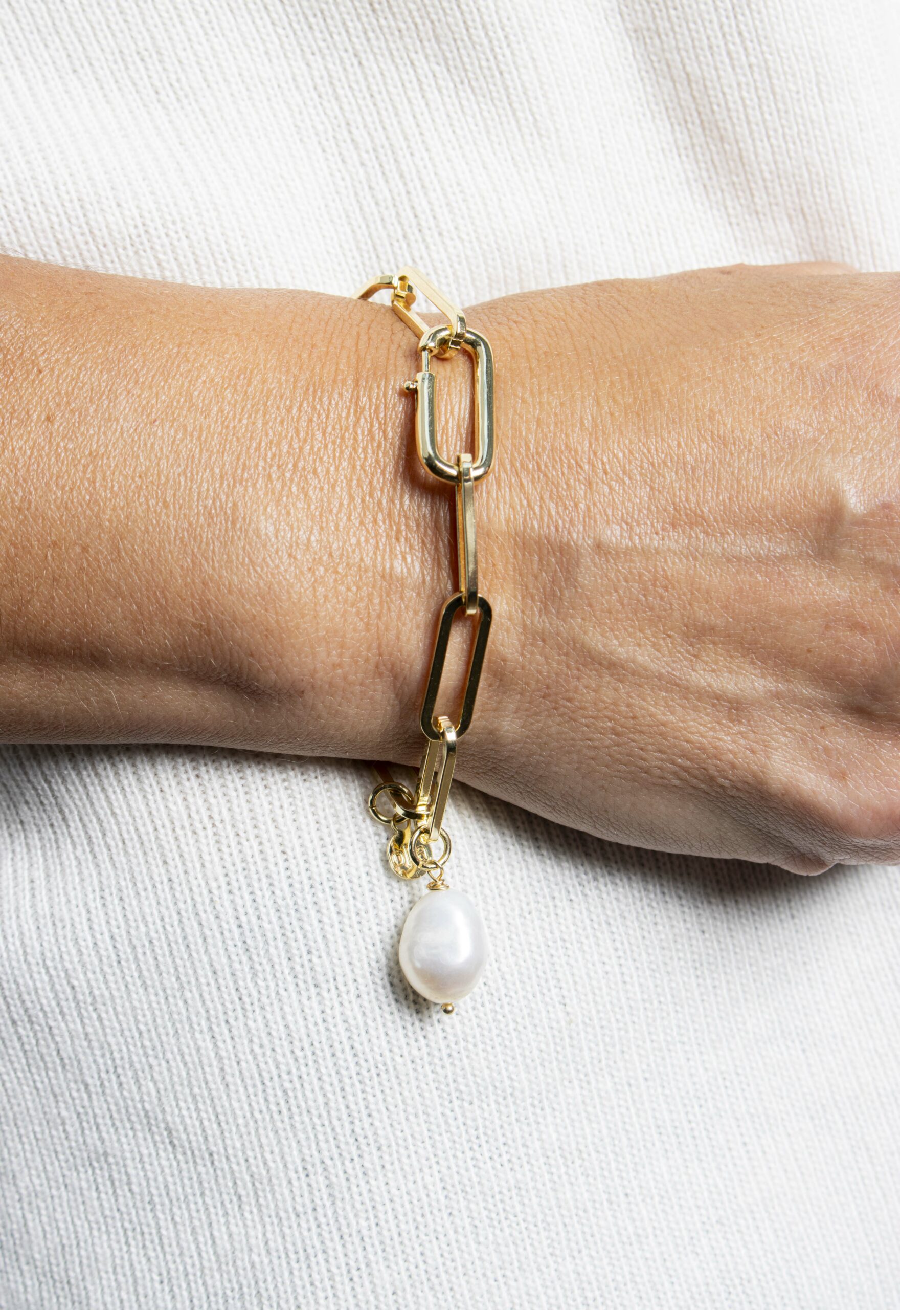 Belinda Waterproof Chunky Paperlink Bracelet - 18k Gold Plated Stainless Steel/Baroque Pearl - Image 6