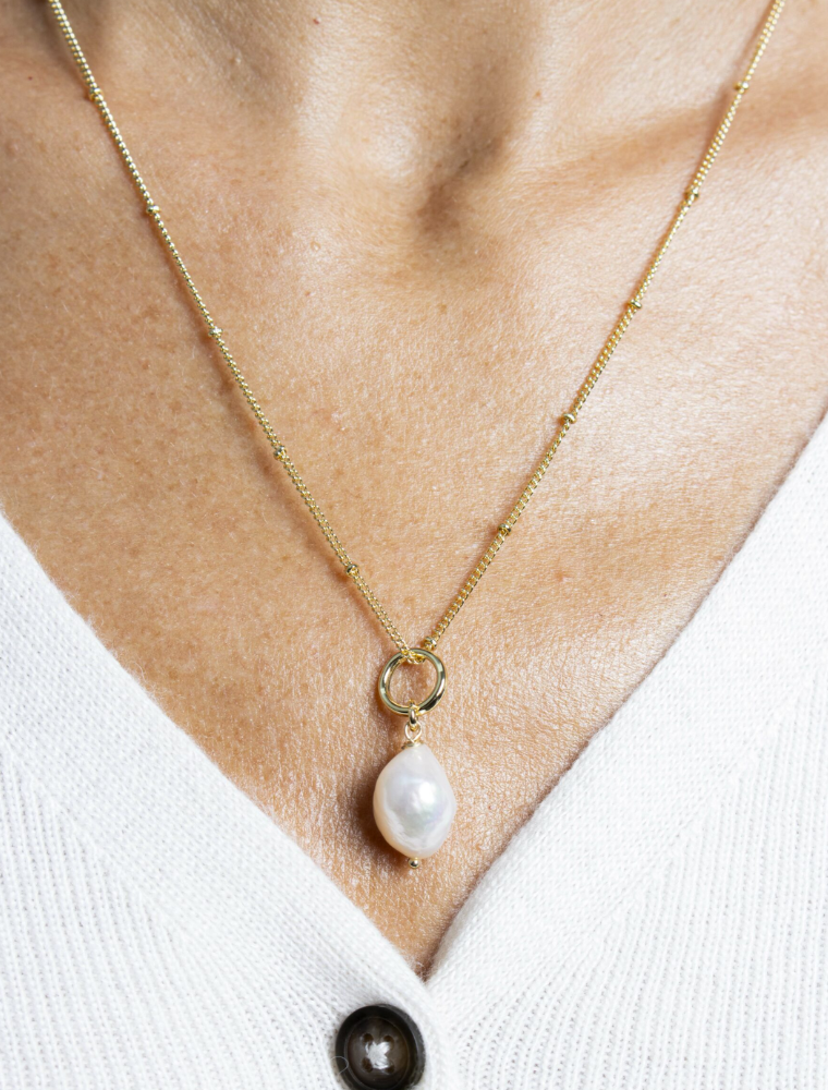 Jean Waterproof Baroque Pearl Necklace - 18k Gold Plated Stainless Steel - Image 2