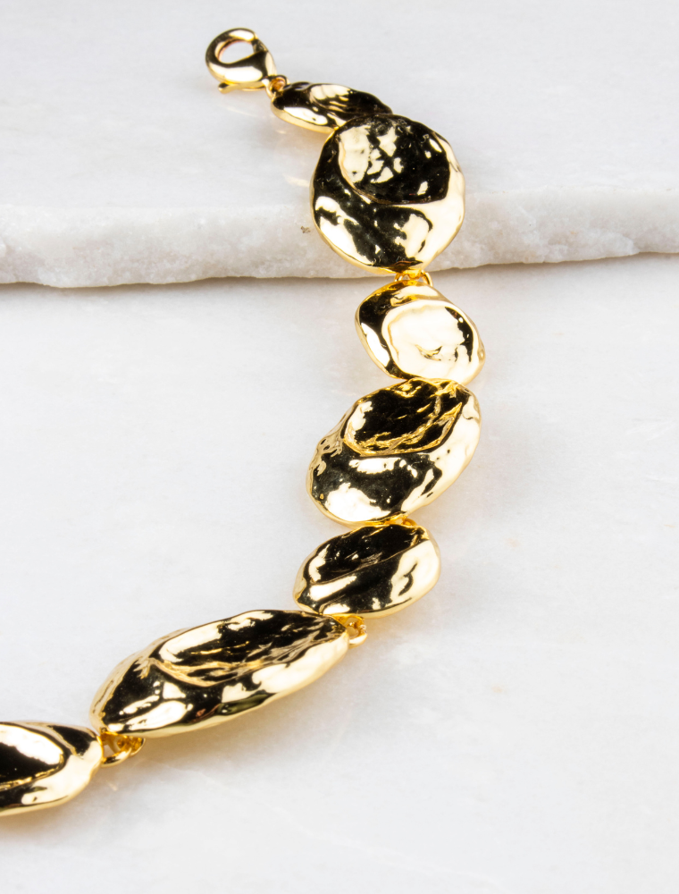 Freda Hammered Short Necklace - Gold Plated - Image 4