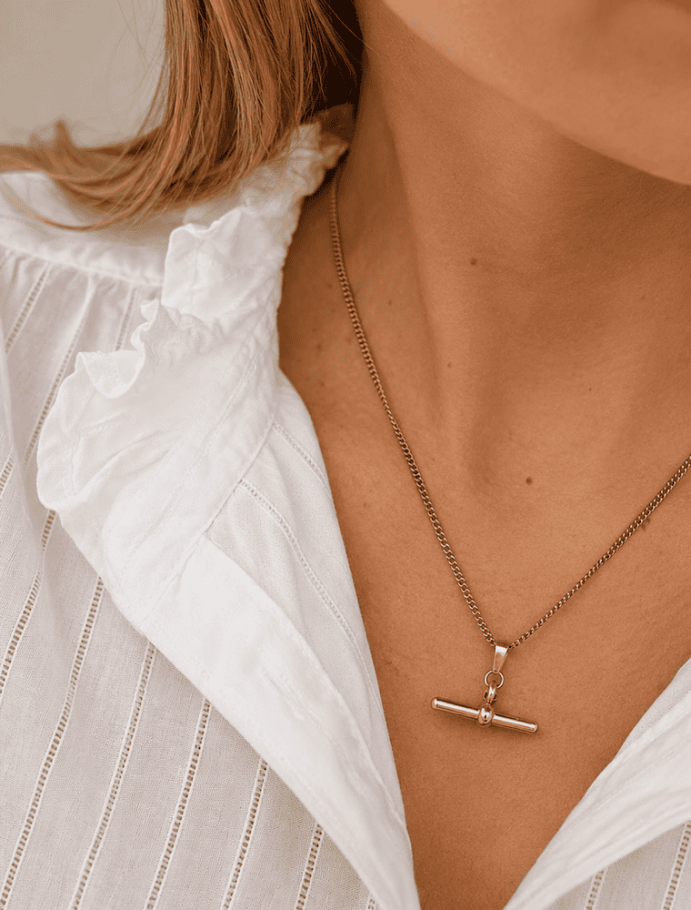 Cecile waterproof t bar necklace-18k Gold plated stainless steel. - Image 2